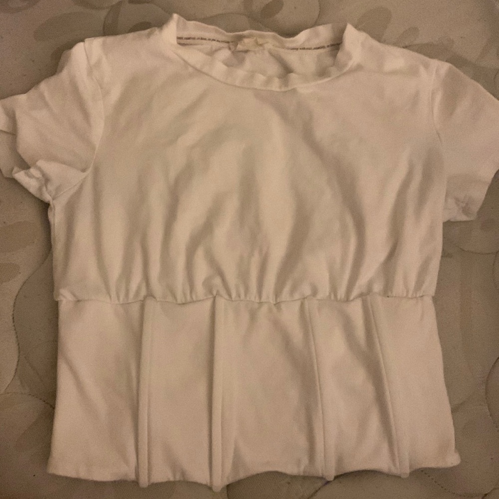 Small stretchy white blouse